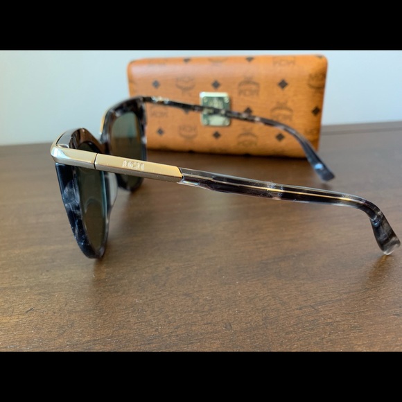 🔥just in🔥Chic MCM Sunglasses - Picture 4 of 8